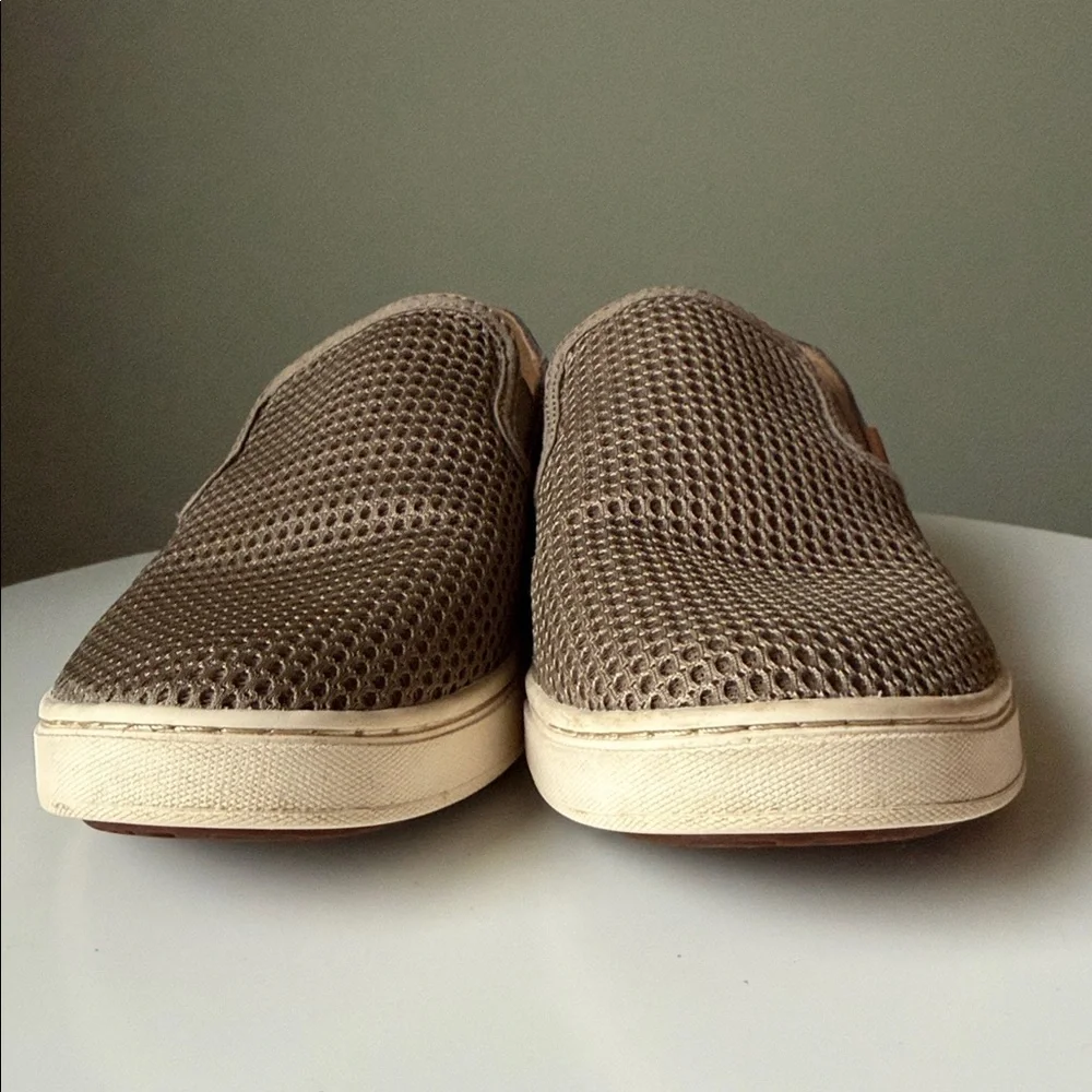 OluKai® Pehuea casual shoes Anatomical Contoured Footbed Drop In Heel Khaki US 9